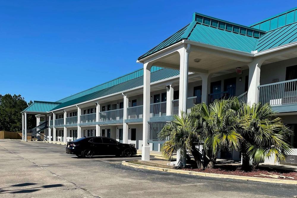 Baymont By Wyndham Biloxi - Ocean Springs Motel Exterior photo